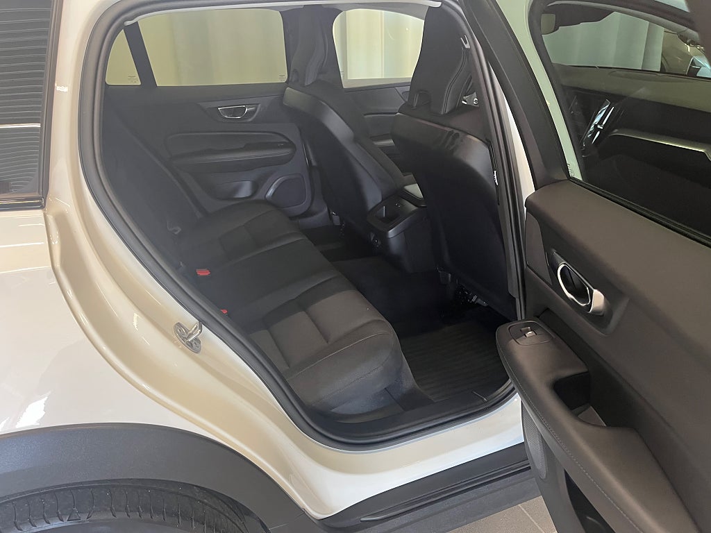 Volvo V60 Cross Country B4 AWD Geartronic Advanced Navi Pro Edition Euro 6 Drag thumbnail