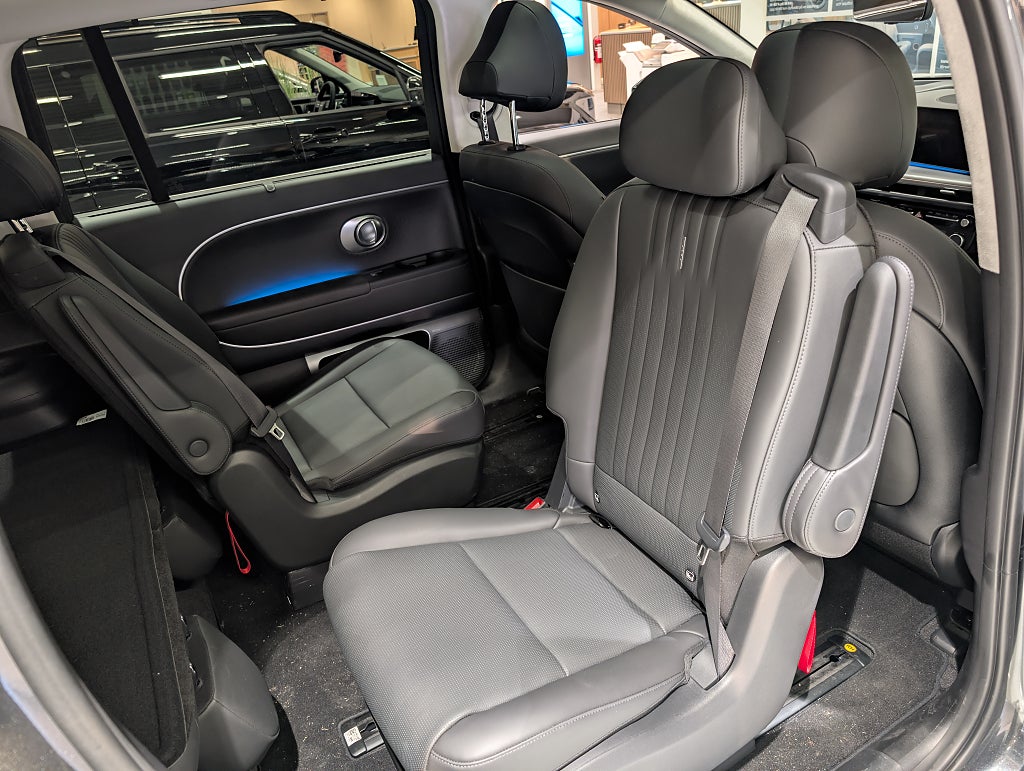 Hyundai IONIQ 9 Performance 110 kWh Calligraphy 6-sitsig Business Lease thumbnail