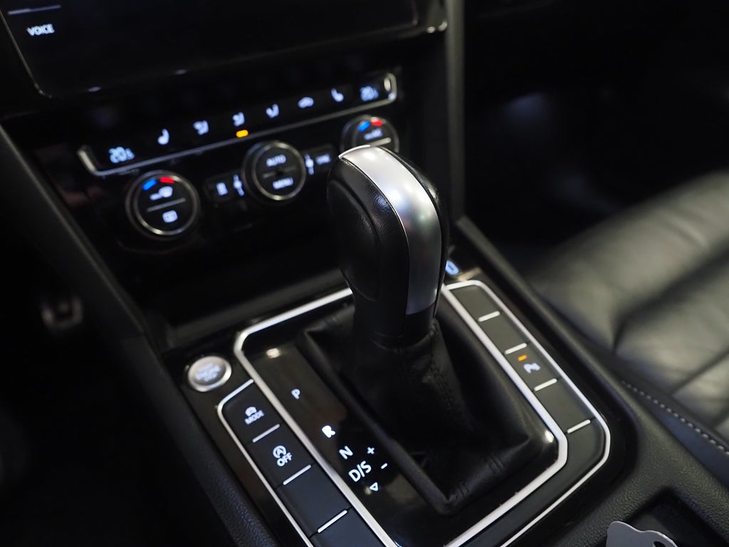 Volkswagen Passat Alltrack 2.0 TDI 4Motion Executive D-Värm Skinn Drag Navi 2020