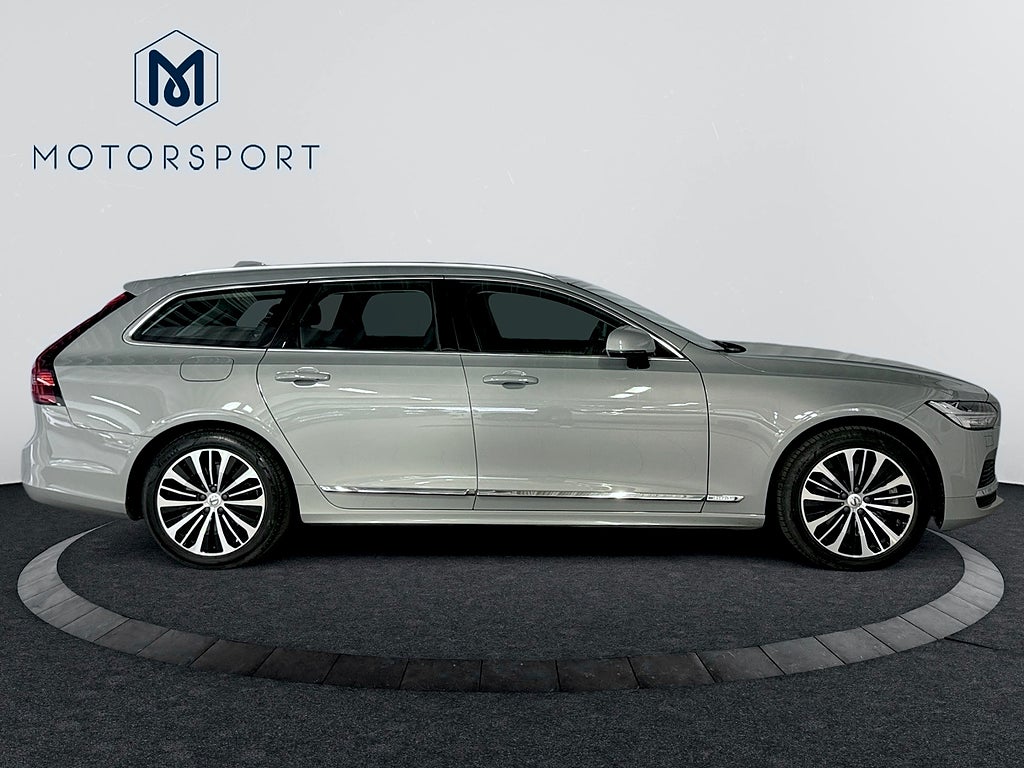 Volvo V90 Recharge T6 AWD Core Edition Adaptiv Fart Drag Värmare bild 8