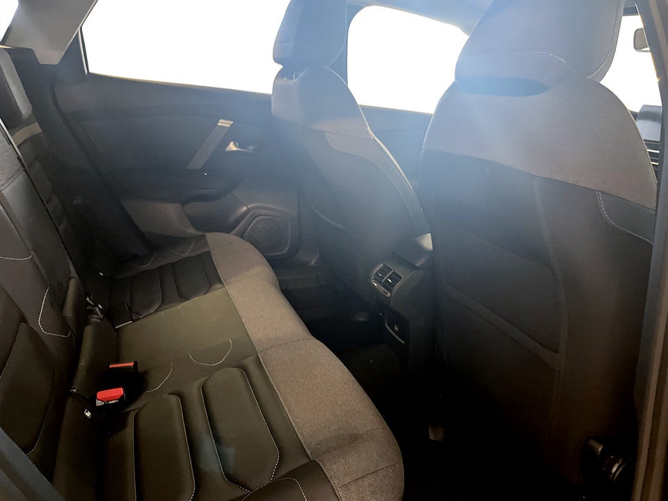 Bild på Citroën C4 Shine 1.2 PT 130hk Aut B-KAMERA CARPLAY HUD NAVI