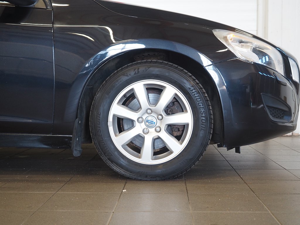 Volvo S60 T3 Kinetic 150hk | Låga mil | 2012