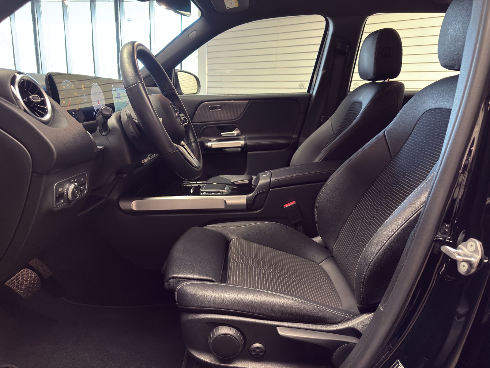 Mercedes-Benz GLB 200 7G-DCT 163hk | 7-sits 2022 - miniatyr 11