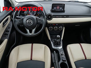 Halvkombi Mazda 2 10 av 24