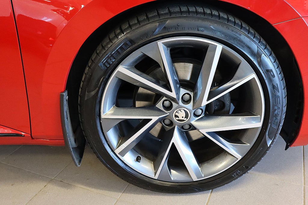 Bild på Skoda Superb Sportline 2.0 TDI 190hk Aut 4WD - DRAG, ELBAKLUCKA