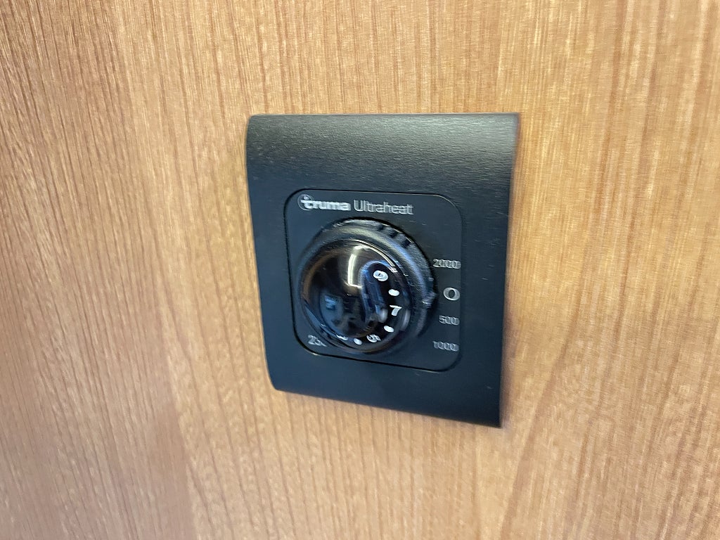 Knaus 500 Sport /Markis/1500kg totalvikt/Smidig resevagn/Långbäddar - Knaus