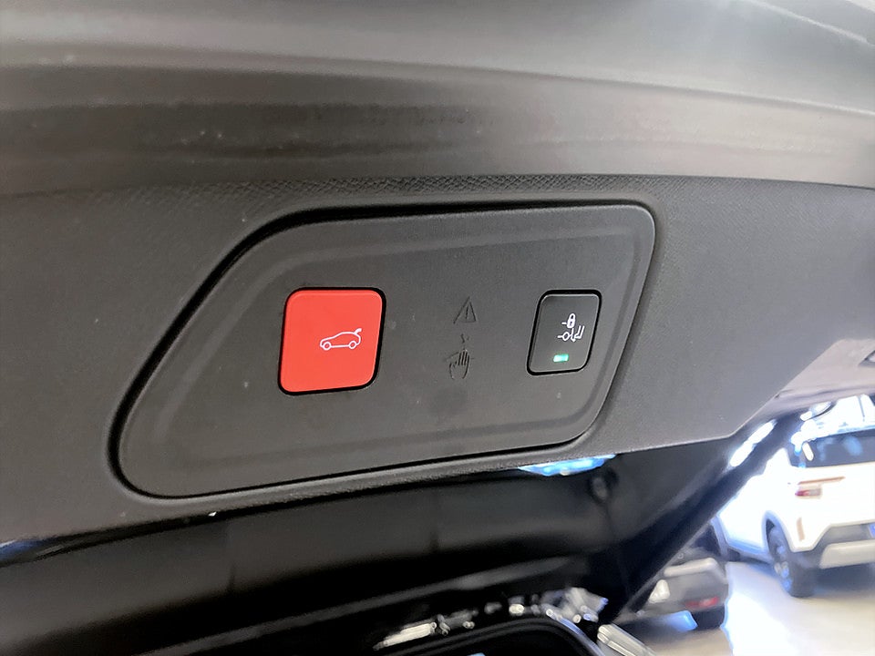 Bild på Peugeot 3008 GT HYBRID4 300hk Aut AWD ELSTOL B-KAMERA DRAG