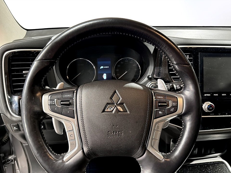 Bild på Mitsubishi Outlander Komfort 2.4 PHEV 224hk Aut 4WD - B-KAMERA, DRAG