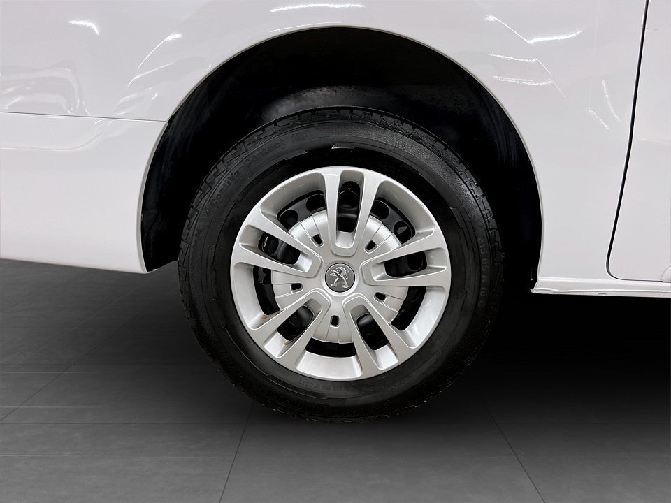 Bild på Peugeot Expert PRO+ 2.0 BlueHDi 180hk Aut L3 DRAG B-KAMERA