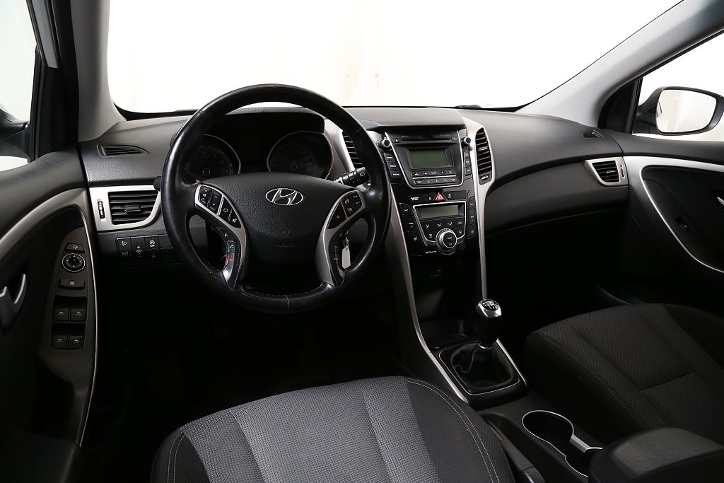 Hyundai i30 1,6 GDI 135hk Comfort Kombi 1ägare Dragkrok 2017