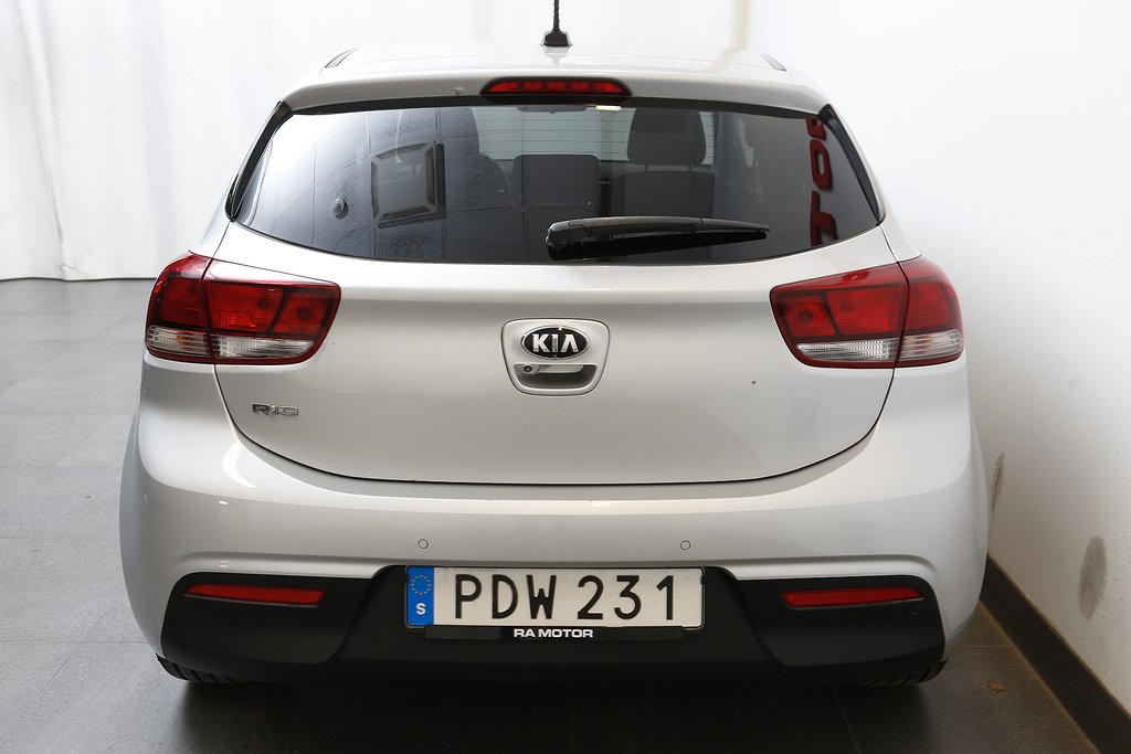 Kia Rio 1,4 Launch Edition Aut 5D Navi CarPlay Motorvärmare 2017