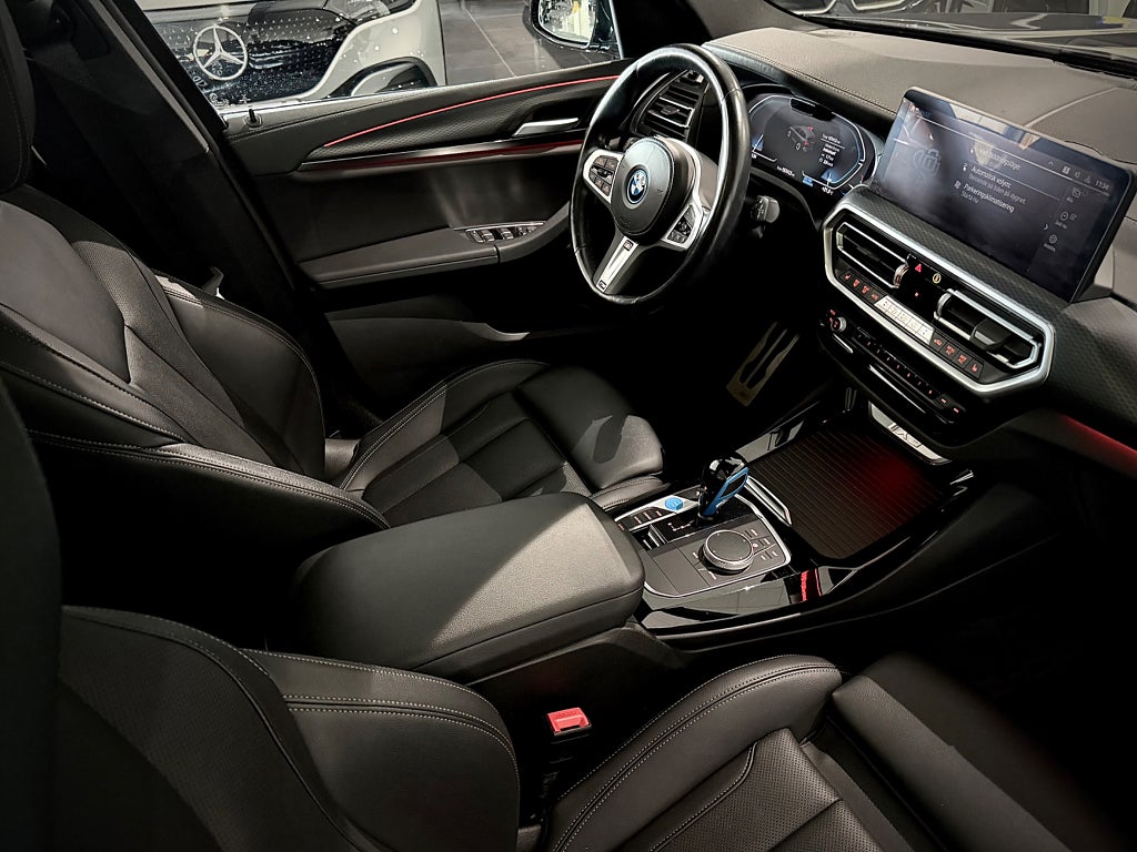 BMW iX3 M Sport Glastak Läder Drag - bild 23