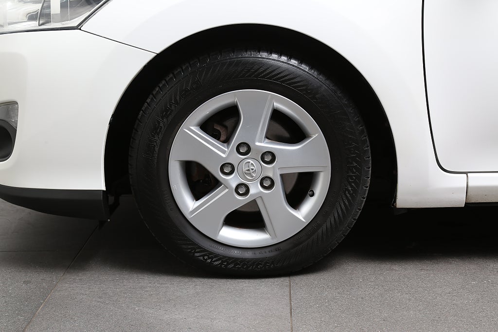 Toyota Auris 1,8 Hybrid e-CVT Plus 136hk Aut Motorvärmare 2011