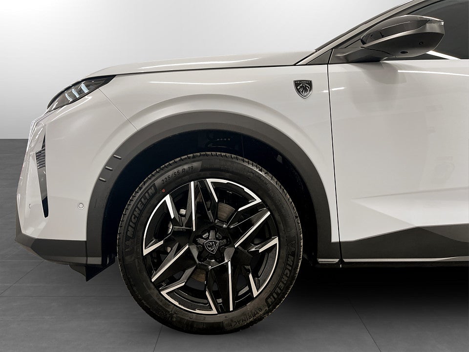 Bild på Peugeot 5008 GT Ultimate Hybrid - OMGÅENDE LEVERANS!