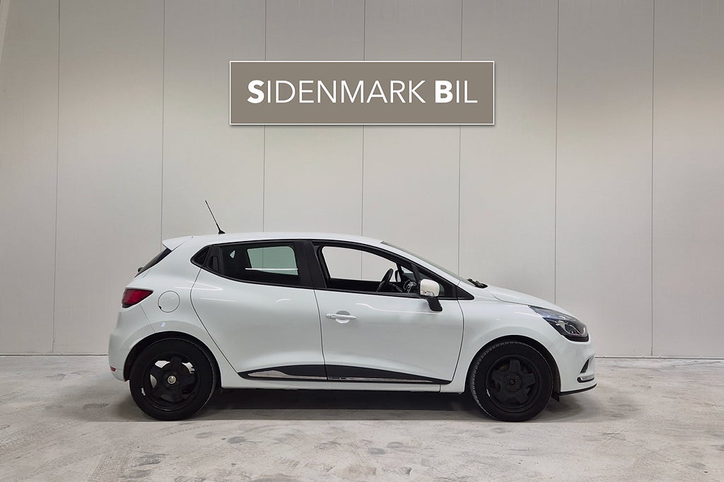 Renault Clio 0.9 76hk Zen Bass Reflex Navigation Välservad P-sensor