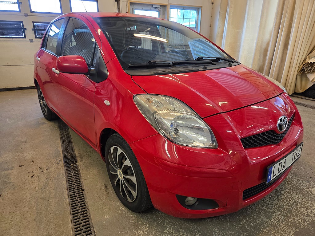 Toyota Yaris 5-dörrar 1.33 VVT 18000 Mil Euro 5