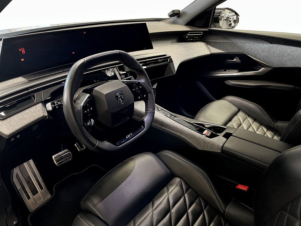 Bild på Peugeot E-3008 GT Ultimate 214hk Aut - B-KAMERA, CARPLAY,NAV