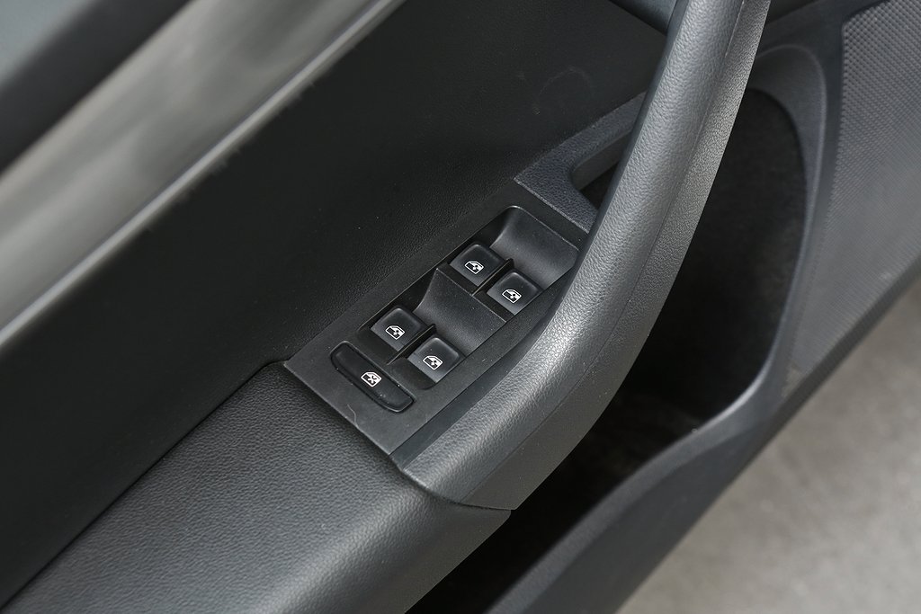 Skoda Octavia 1,0 TSI 115hk Style Kombi Värmare Dragkrok 2020