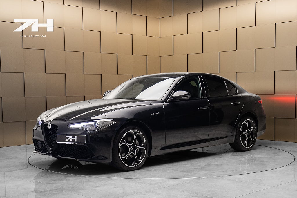 Alfa Romeo Giulia Veloce 2.0 280hk TURBO AWD / H&K / Kamera / Farthållare