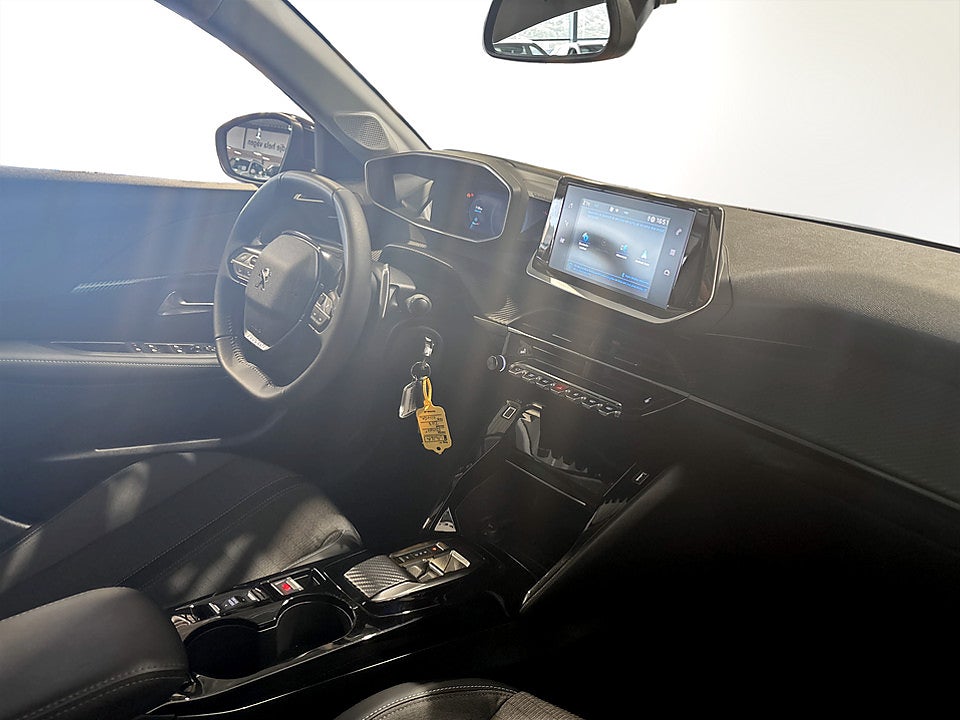 Bild på Peugeot 208 Allure 1.2 PT 100hk Aut B-KAMERA CARPLAY 