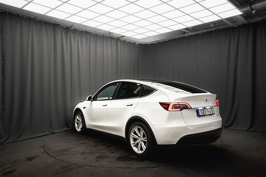 Tesla Model Y Long Range AWD DRAG PANO LÄDER KAMERA 1-ÄGARE MOMS