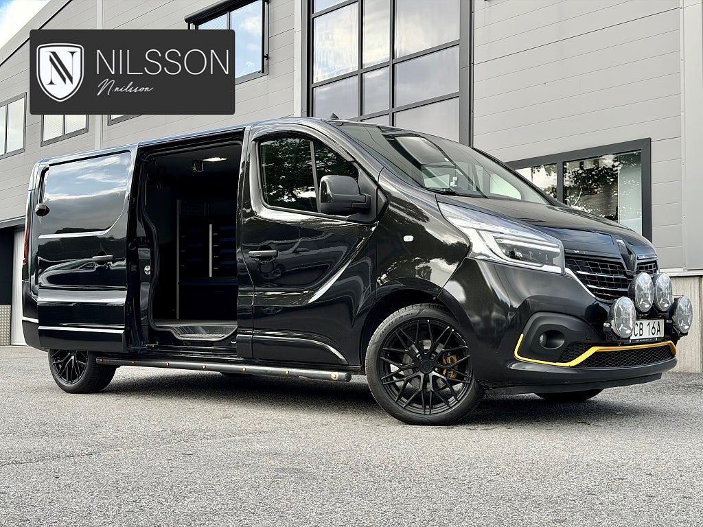 Renault trafic Skåpbil 3.0t 170hk Automat Racing Spirit Sortimo SPEC