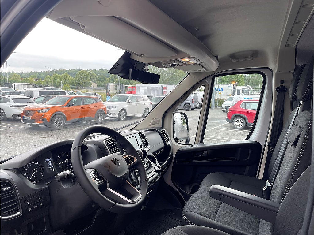 Bild på Peugeot Boxer BlueHDi 140hk L2H1