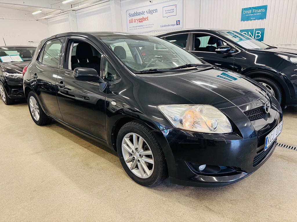 Toyota Auris 1.8 147HK 5-D Valvematic / 9800Mil