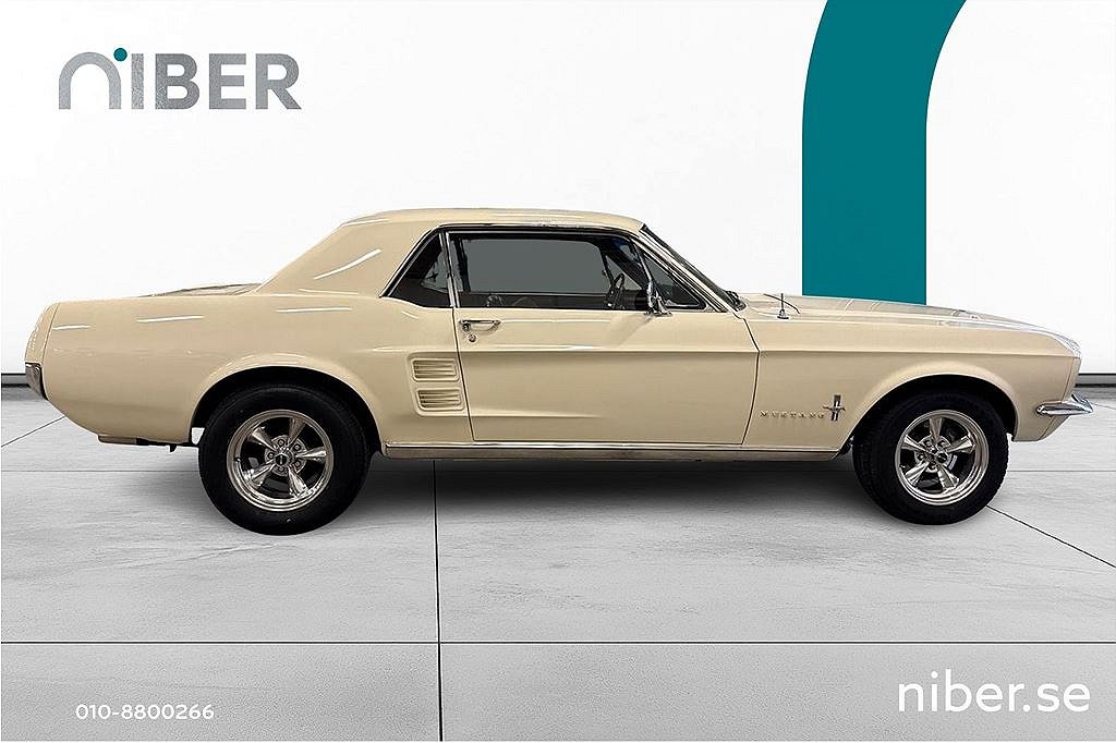 Ford Mustang Hardtop UNIK Ford Mustang Hardtop 4.7 V8, 203hk, renoverad motor