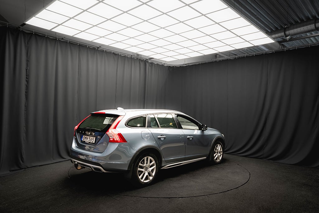 Volvo V60 Cross Country D4 AWD SUMMUM LÄDER DRAG ELSTOL D-VÄRMARE