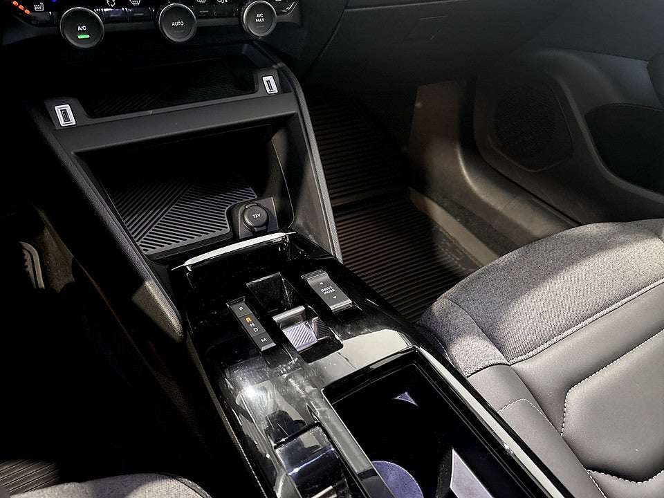 Bild på Citroen C4 Shine 1.2 PT 130hk Aut B-KAMERA CARPLAY
