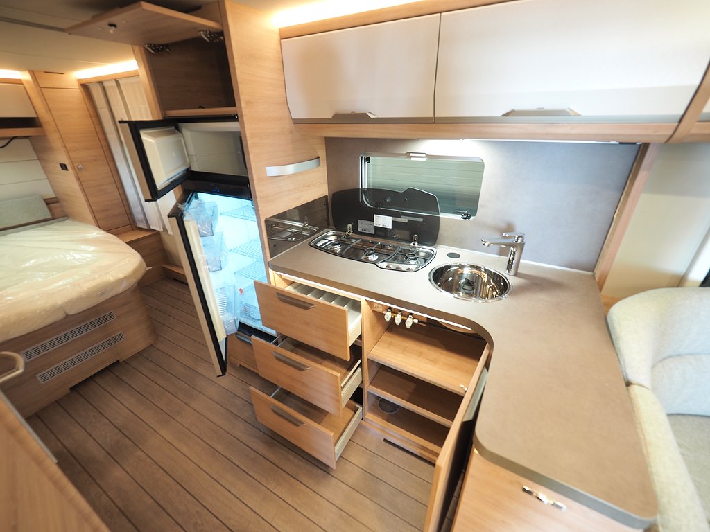 Knaus Südwind 650 UX 60 Year ALDE I Queenbed I 3,99% Ränta 2023