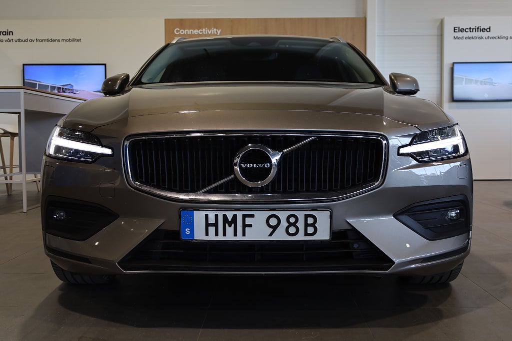 Volvo V60 D4 AWD Aut Momentum H/K Navi Kamera Leasbar 2021