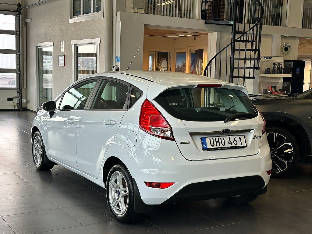 Ford Fiesta 2015 - miniatyr 3