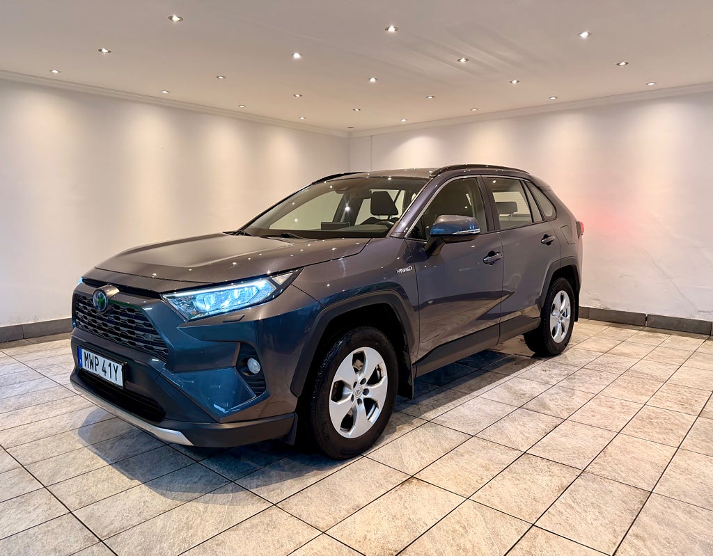 Toyota RAV4 Hybrid AWD-i E-CVT Active,B-kamera,Rattvärme,Farthållar