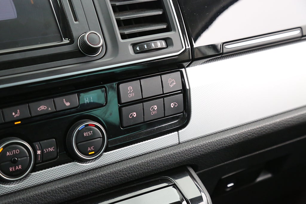 Volkswagen Multivan 2,0 TDI 4Motion Highline DSG 204hk Värmare Drag 7-sits 2017