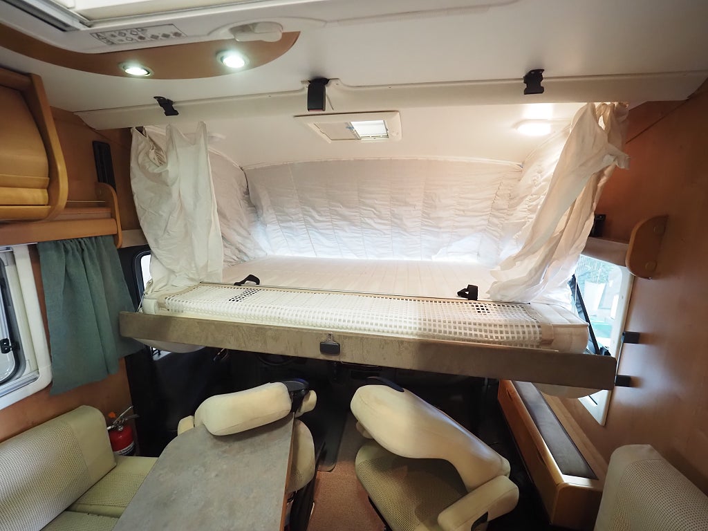 Rapido M996 Mercedes Benz I Aut I 150hk I Långbäddar