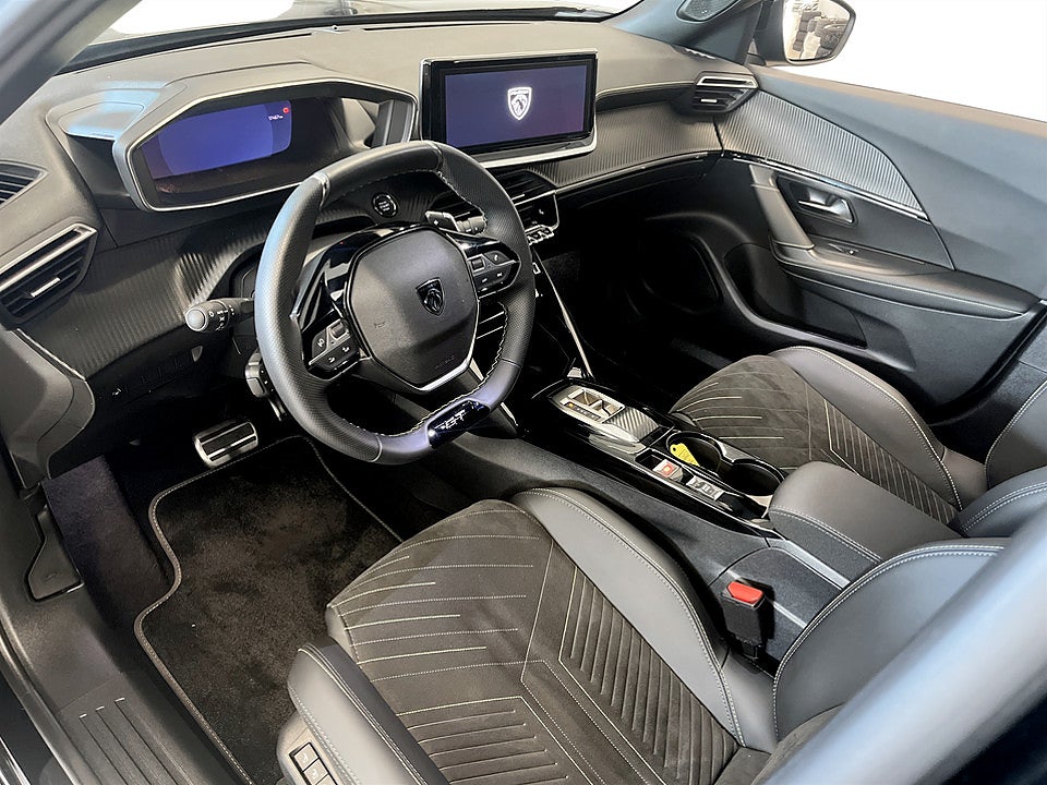 Bild på Peugeot 2008 GT 1.2 PT 130hk Aut B-KAMERA CARPLAY ELSTOL