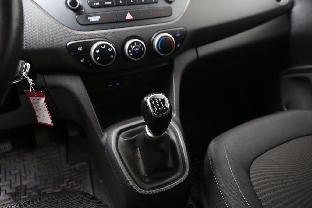 Hyundai i10 1,0 blue 67hk Comfort 5-D 2018