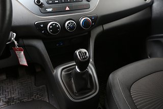 Halvkombi Hyundai i10 19 av 21