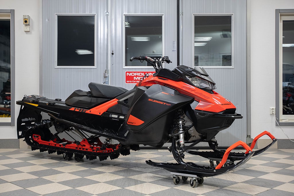 Ski-Doo Summit SP 850 146" *Elstart* 