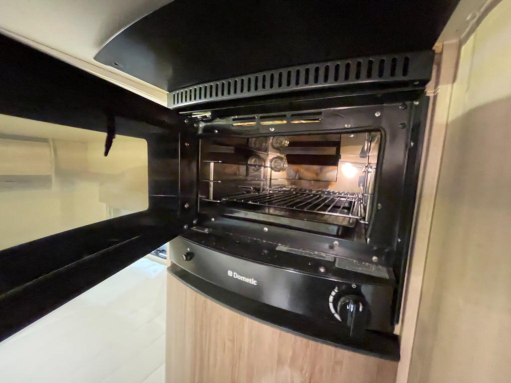 Hobby Siesta T70 HGE / AC bodel / Solcell / Taksäng / Automat - Hobby