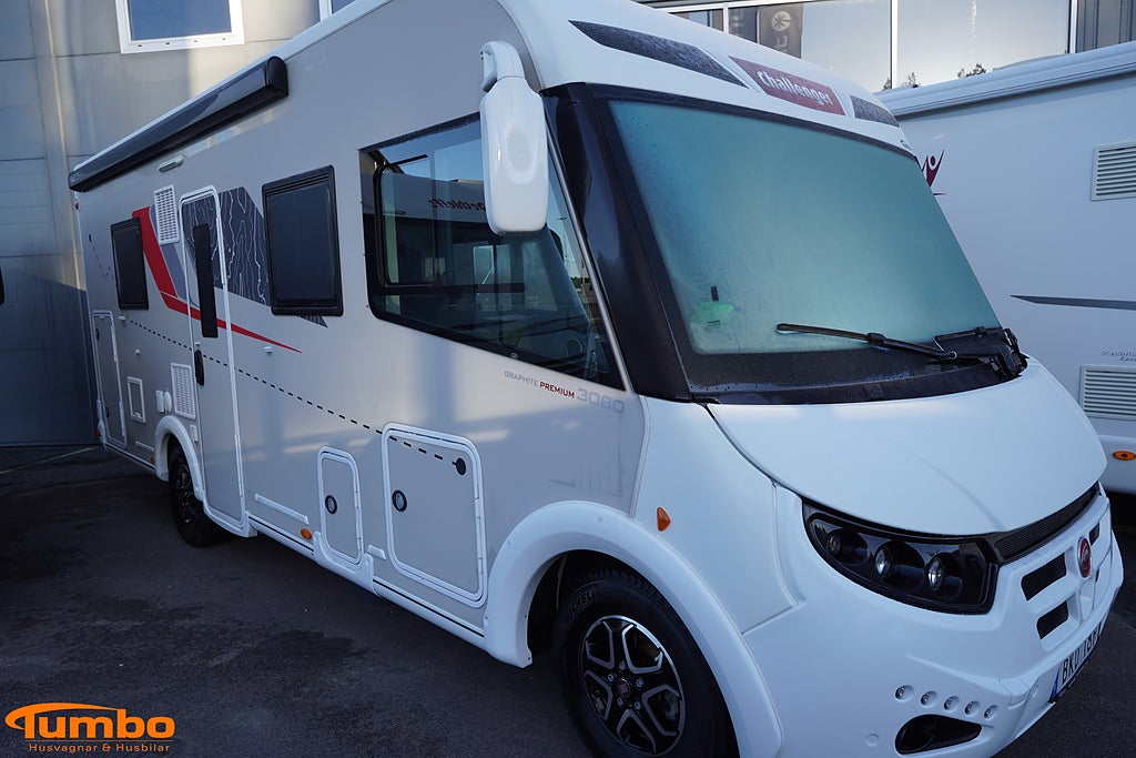 CHALLENGER GRAPHITE 3080 Automat 140hk Solcell