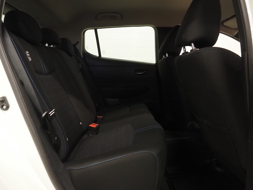 Nissan Leaf 40 kWh 150hk Acenta | Backkamera | Rattvärme | 2022