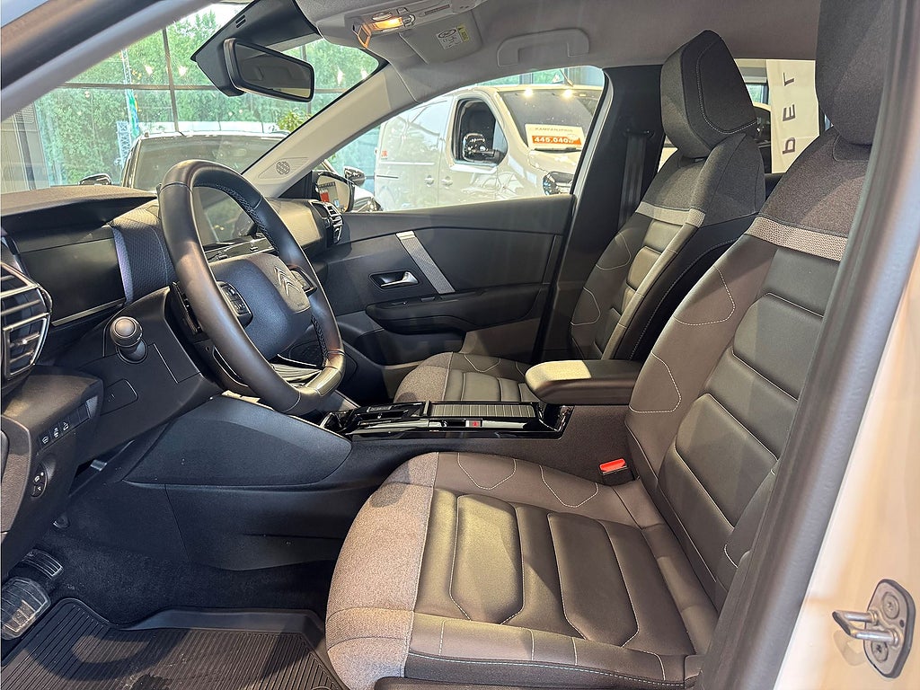 Bild på Citroën C4 X Shine 1.2 PT 130hk Aut - B-KAMERA, CARPLAY