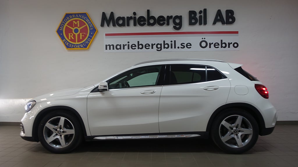 Mercedes-Benz GLA 180 AUT/AMG SPORT/PANORAMA/V-DÄCK/NAVI