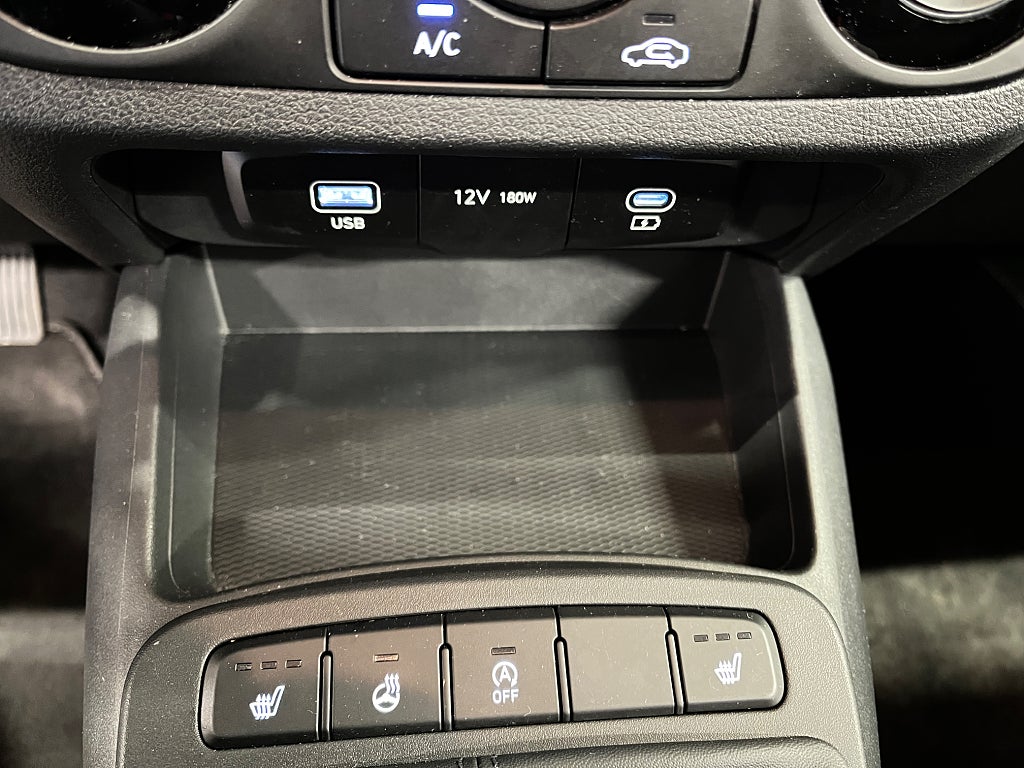 Hyundai i10 1.0 Man / V-hjul/ Kamera/ P-Sensor/ Rattvärme/ CarPlay thumbnail