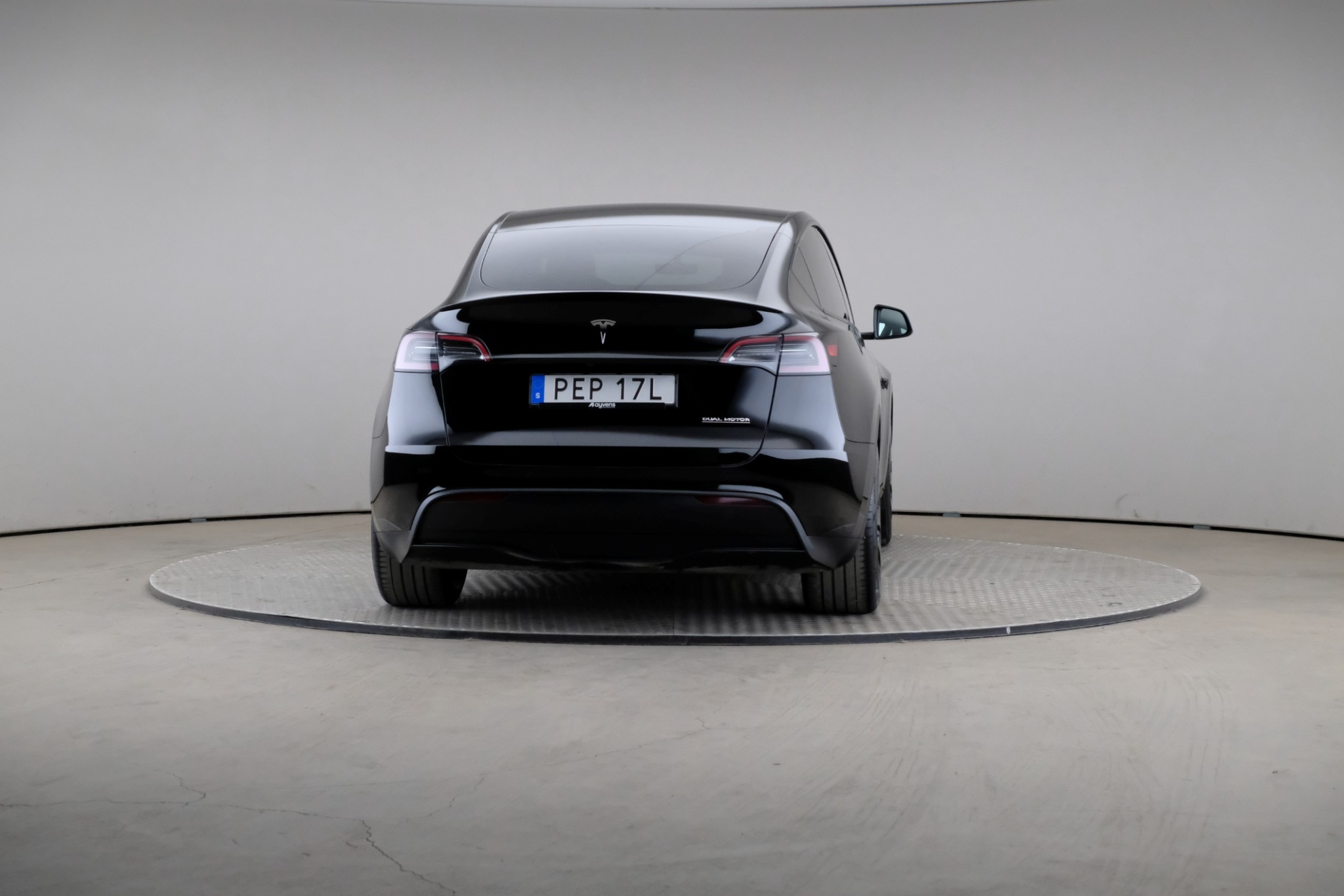 Tesla Model Y 2023, bild 2/10