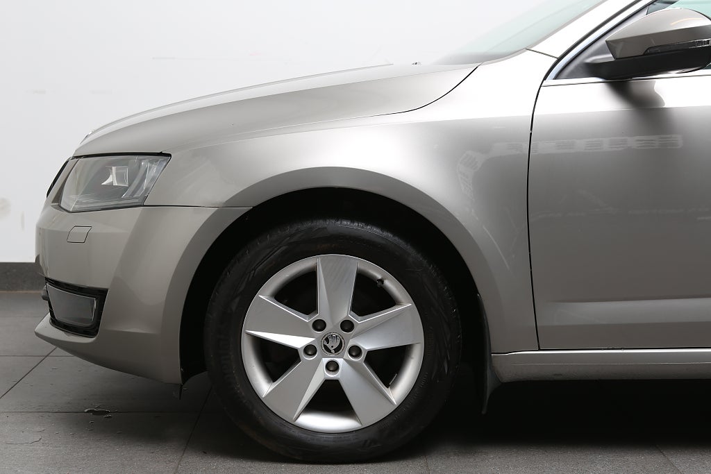 Skoda Octavia 1,2 TSI Elegance Kombi Aut Motorvärmare 2015