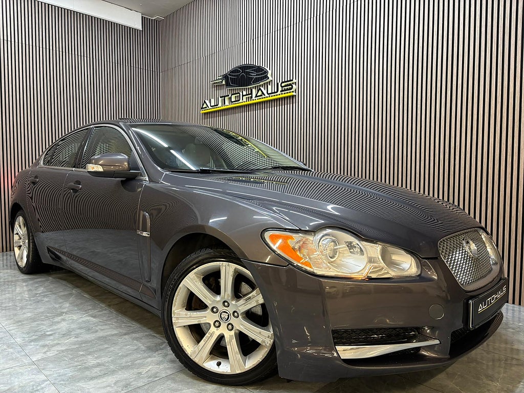 Jaguar XF 2.7 V6 207hk Luxury Svensksåld Taklucka 1,95%